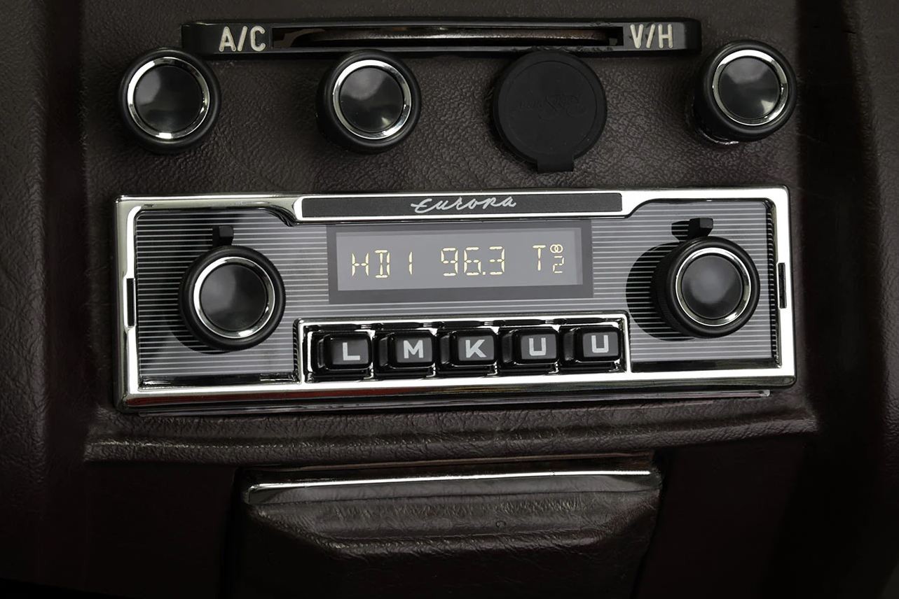Radiouri auto pentru vehicule istorice RetroSound